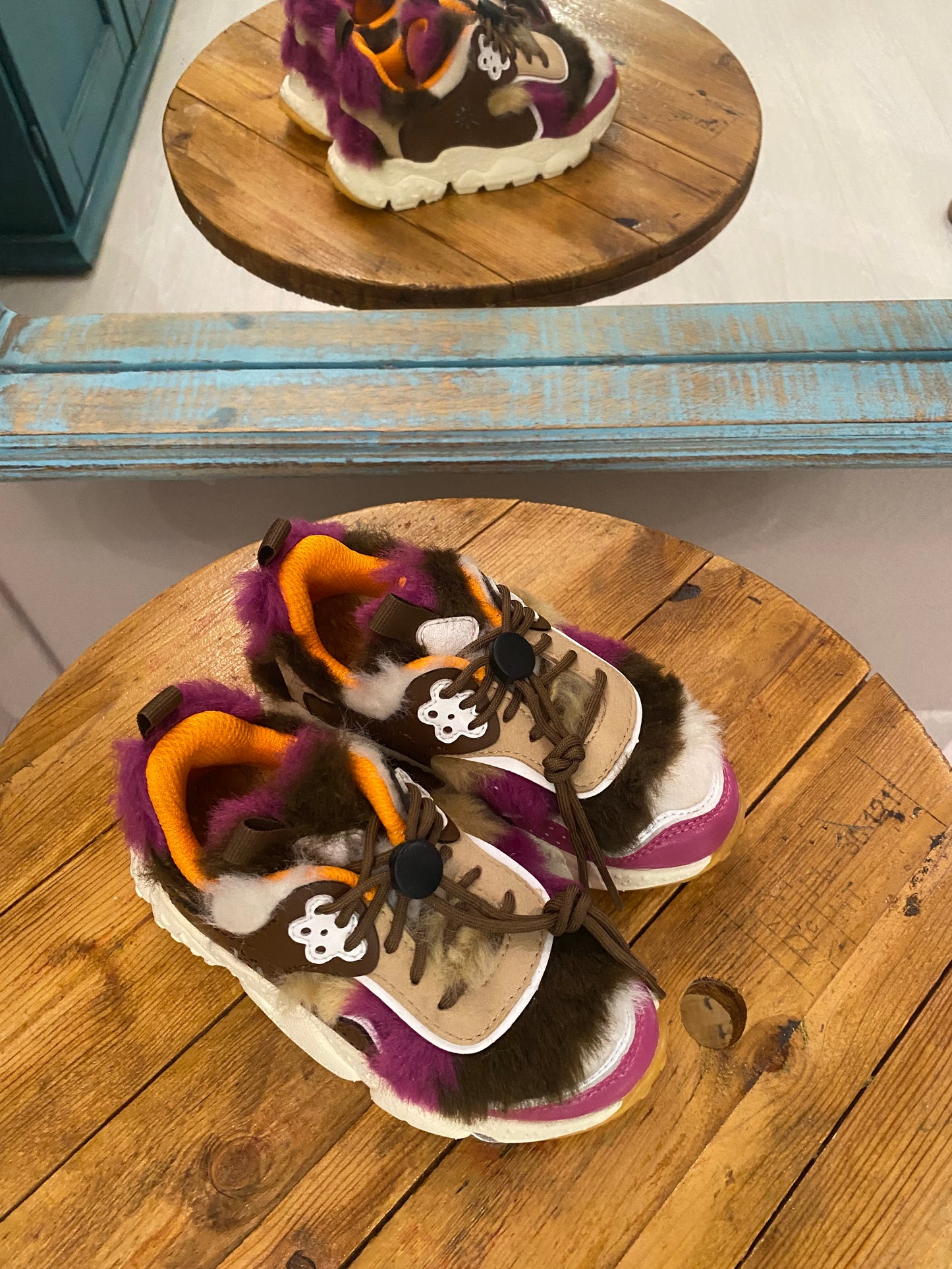 Sneakers in ecopelle e sintetico fuchsia e marrone