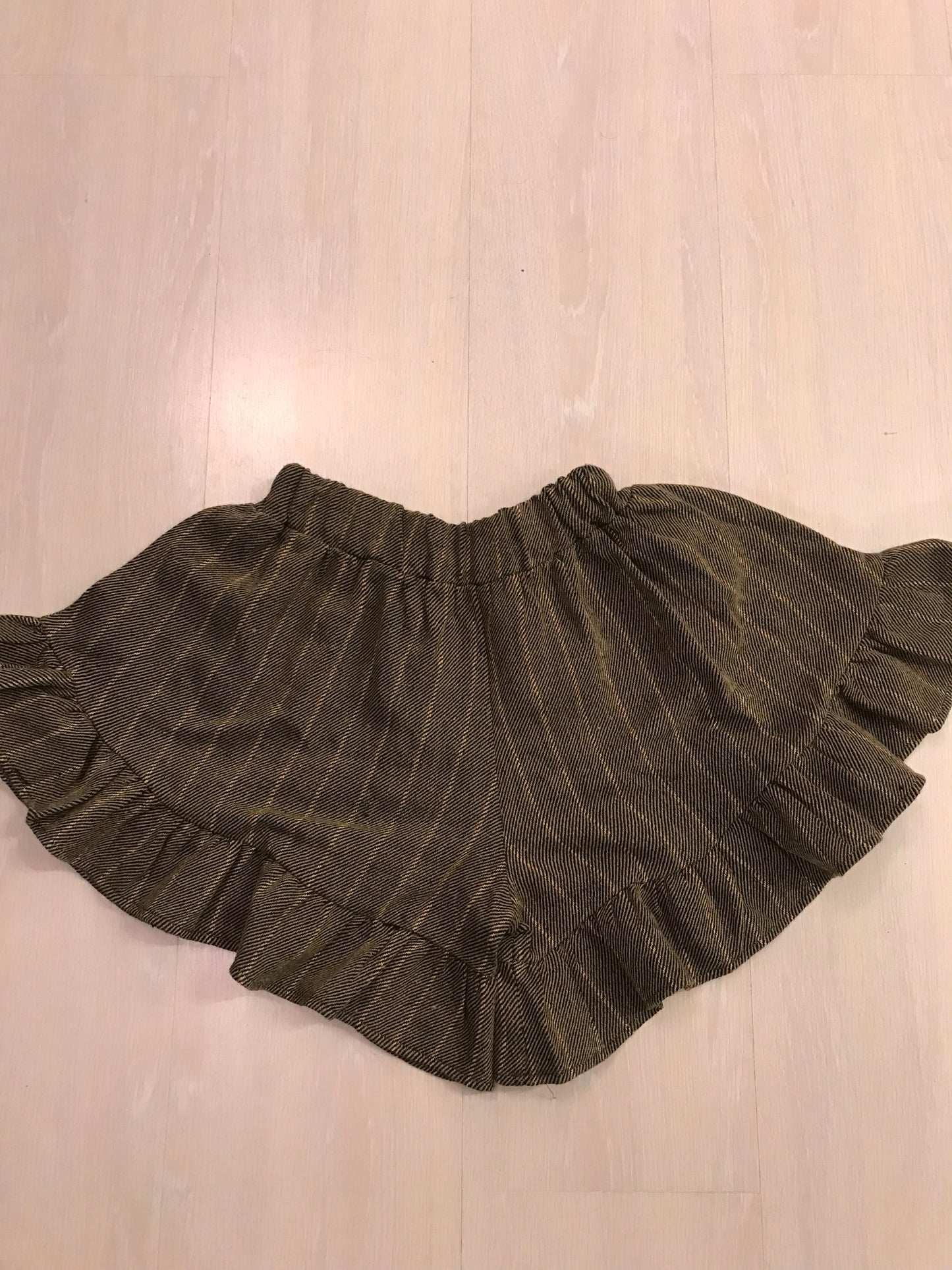 Shorts in tessuto spigato grigio riga zafferano