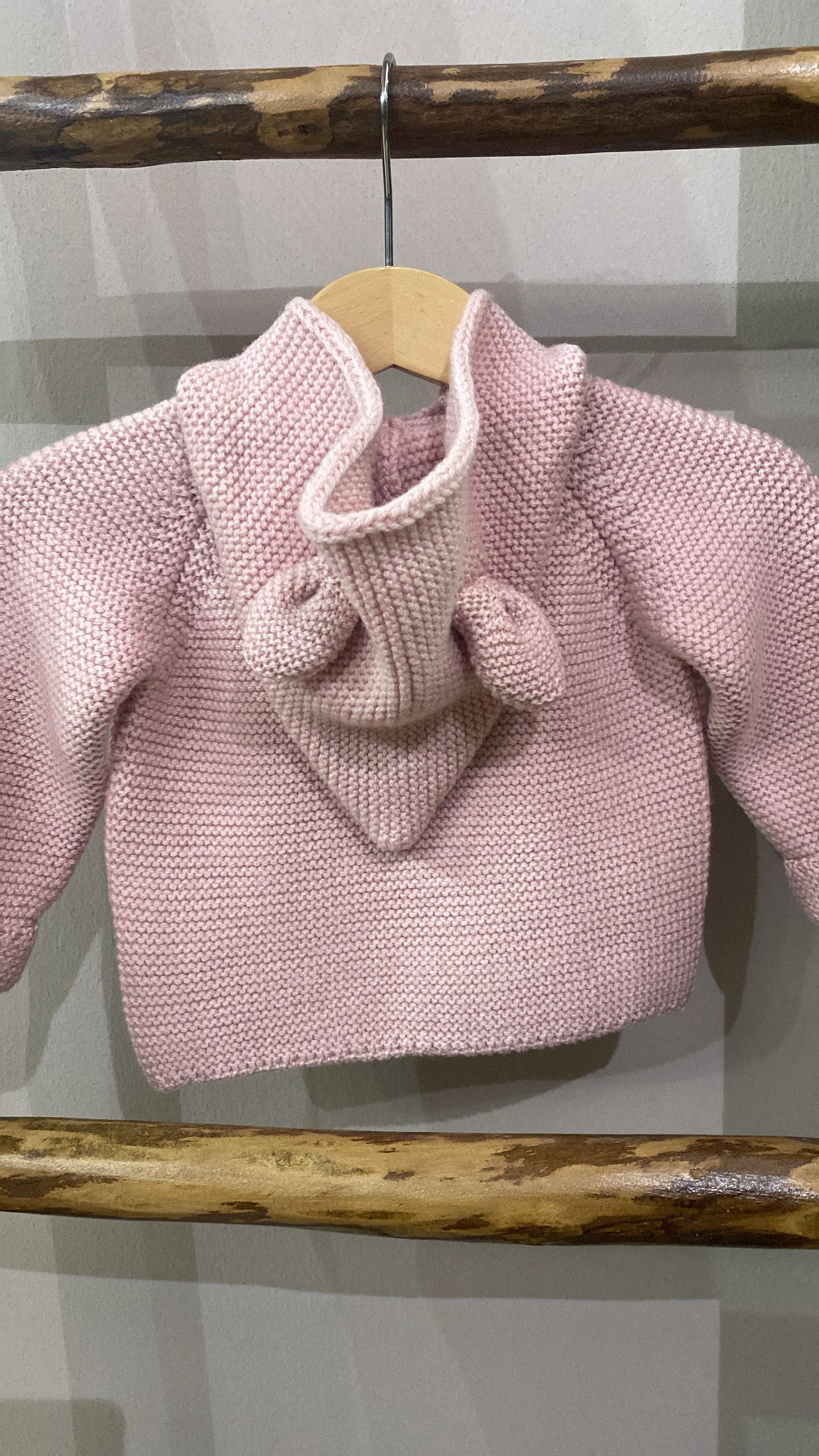 Cardigan Bunny in lana merino colore rosa polvere