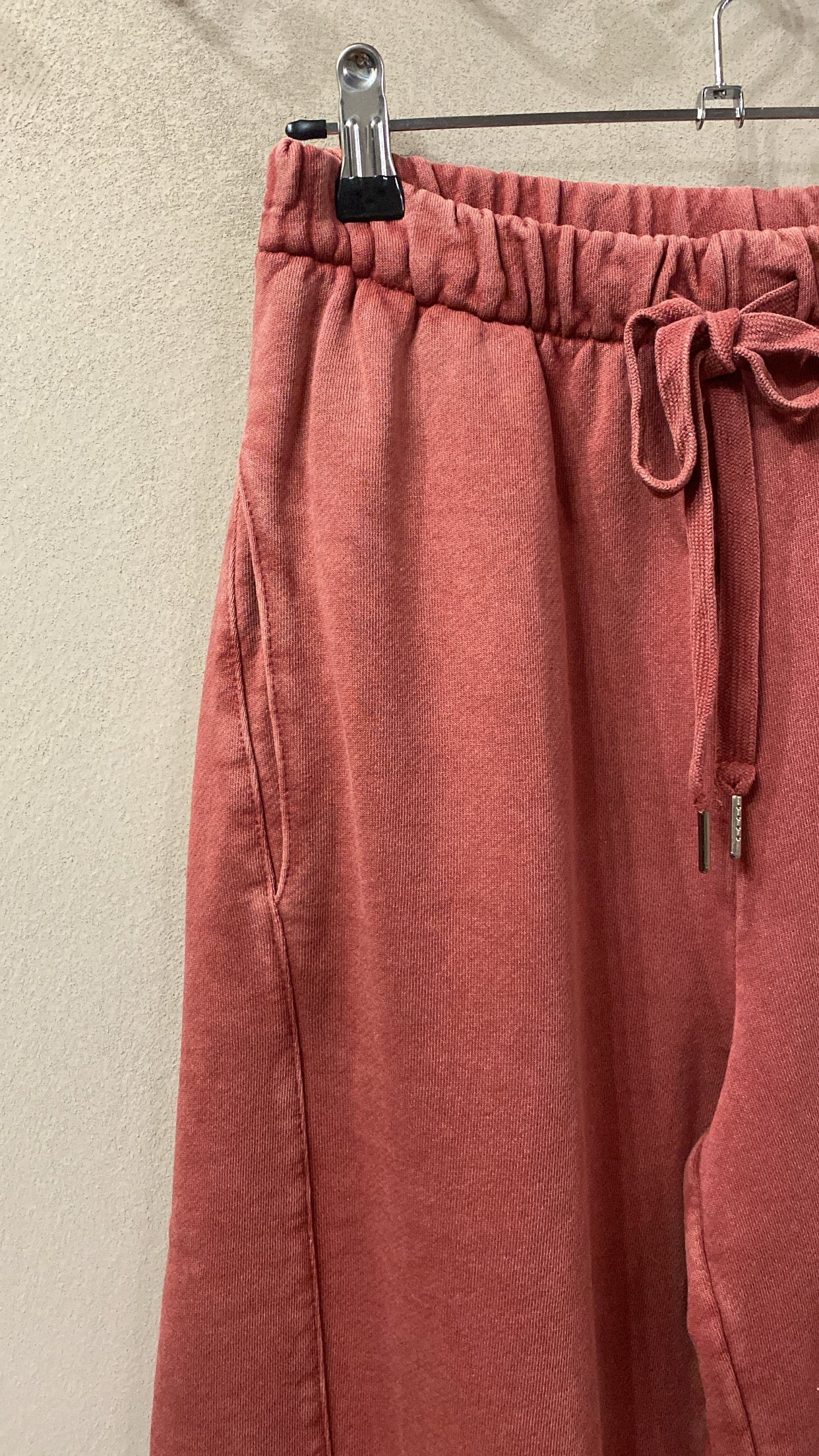 Pantalone Cleo colore lampone
