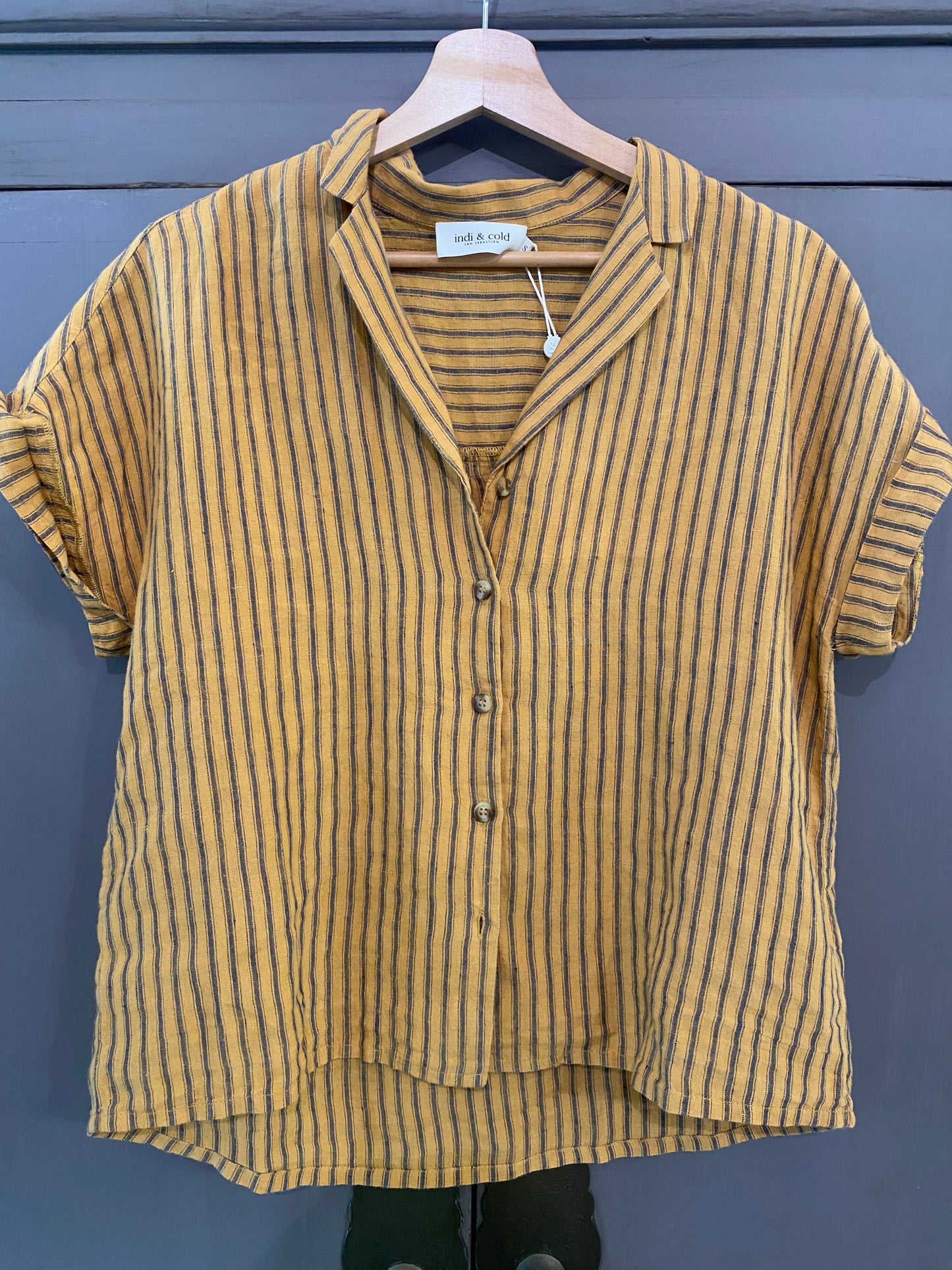 Completo in Lino colore ocra gessato grigio