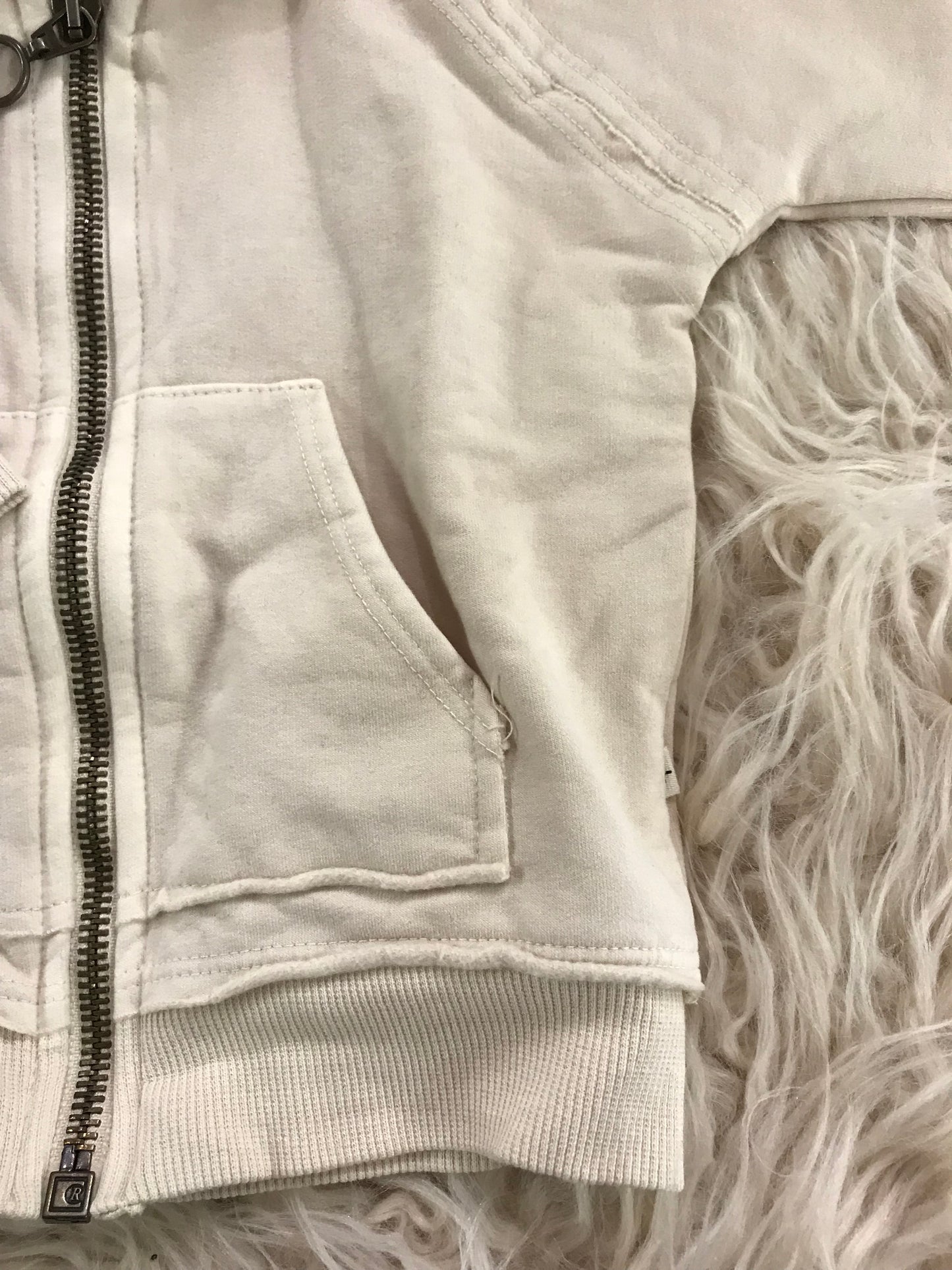 Felpa con zip color panna
