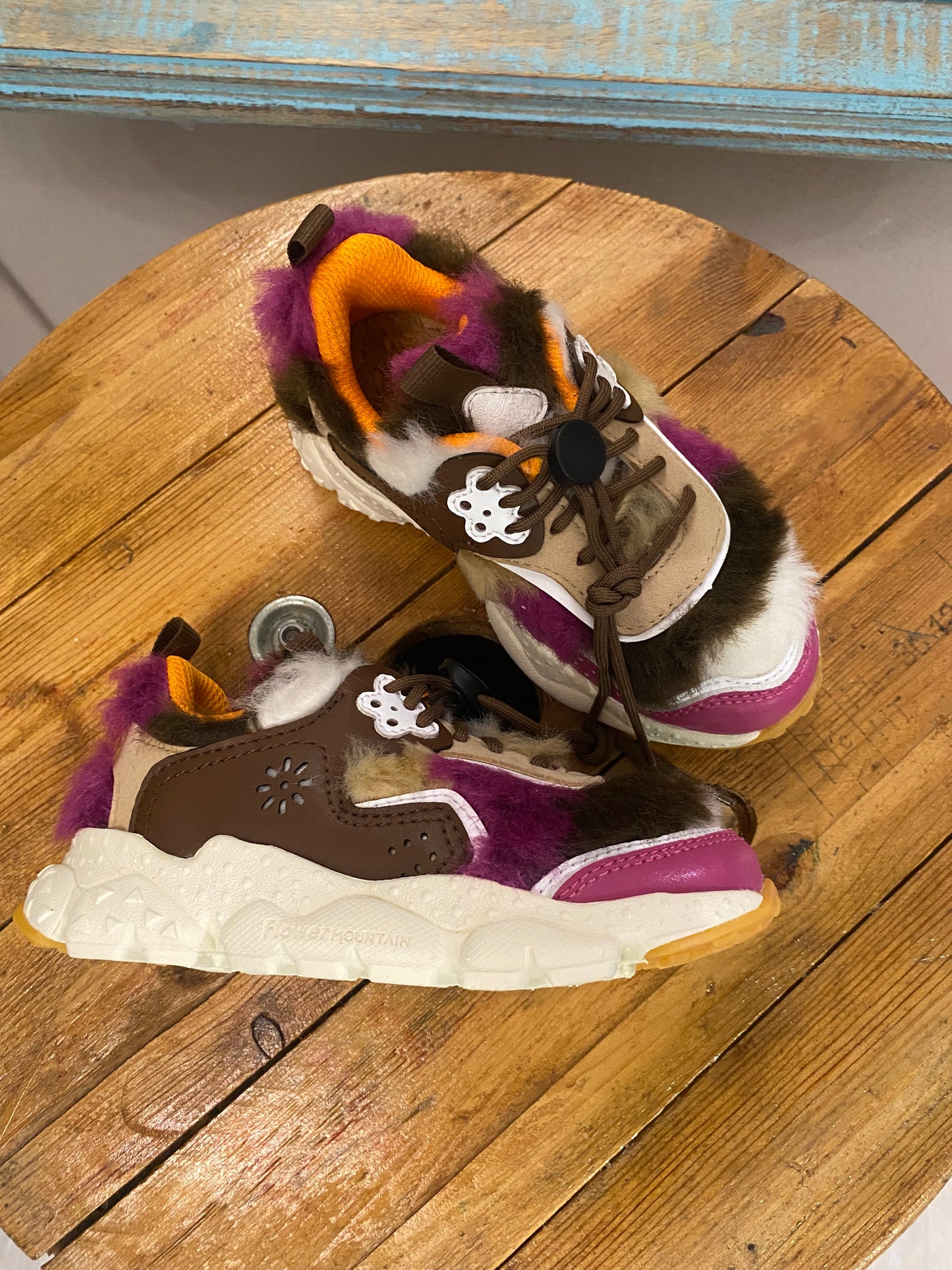 Sneakers in ecopelle e sintetico fuchsia e marrone