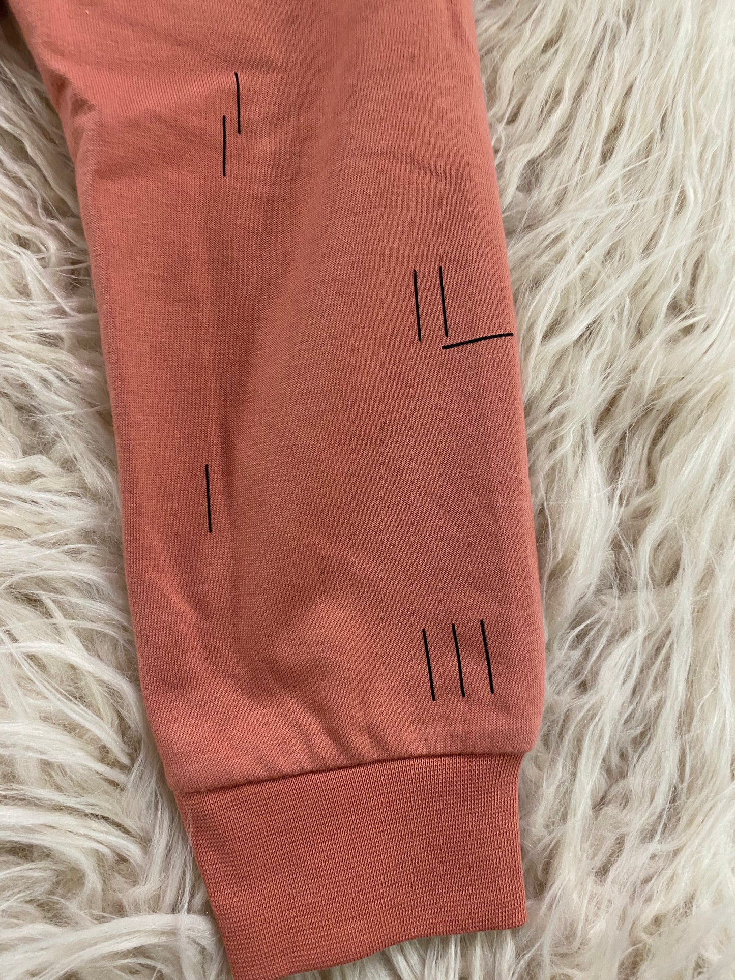 Leggings in felpa colore aragosta stampa astratta