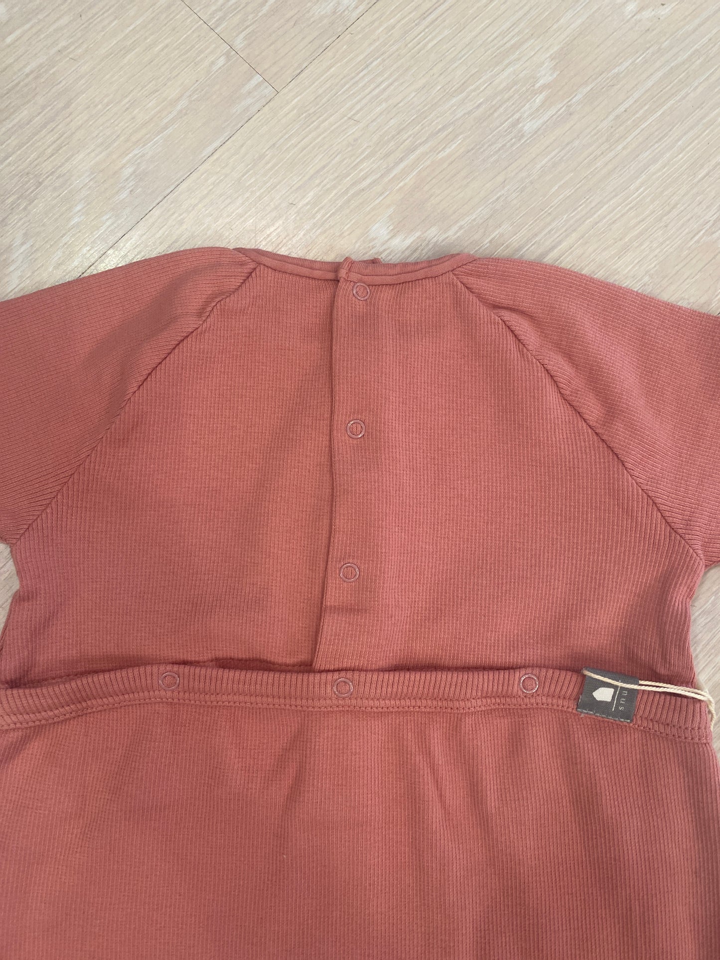 Tutina in cotone a costine colore lampone