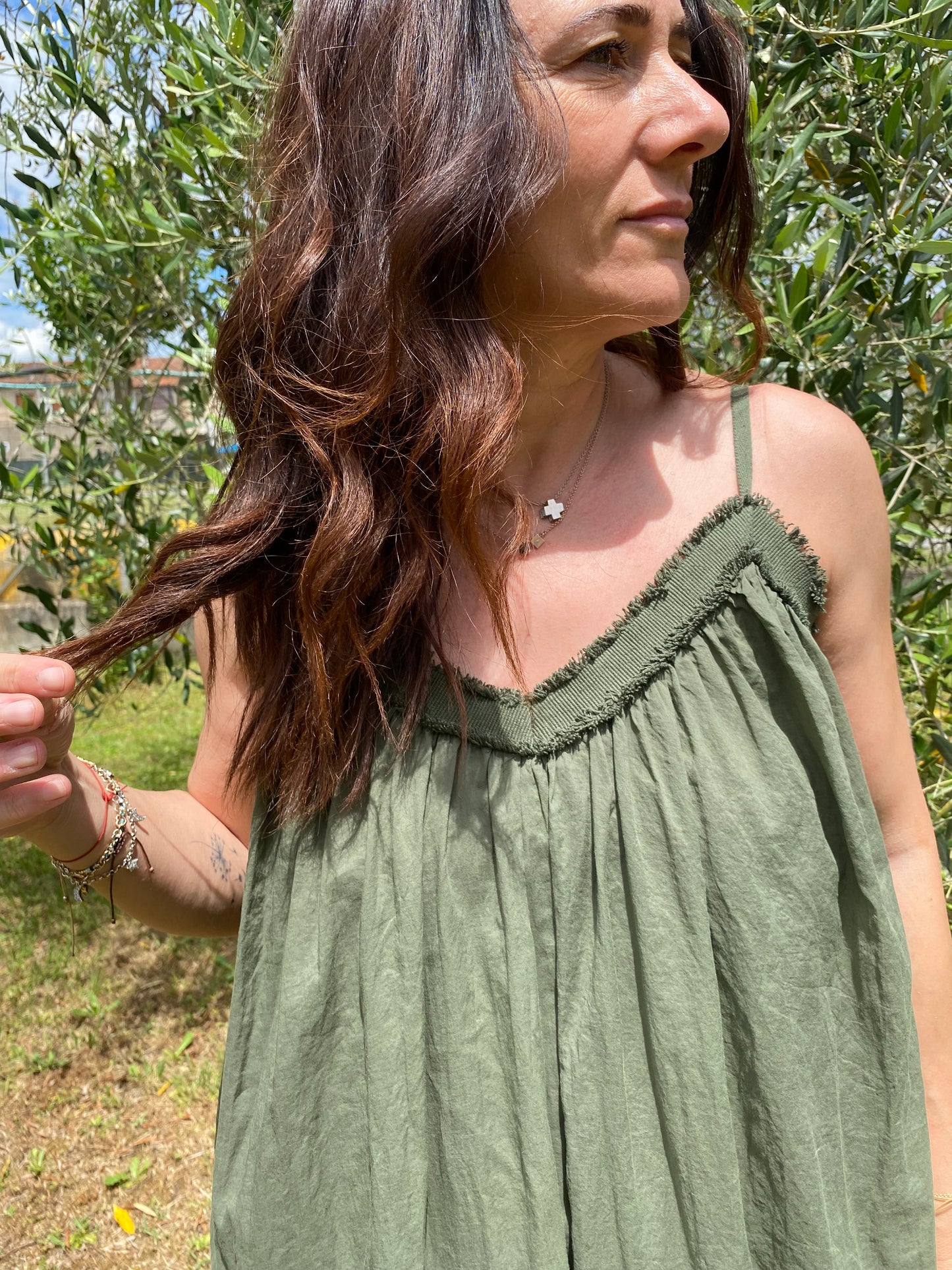 Paloma abito lungo in mussola di cotone colore verde militare