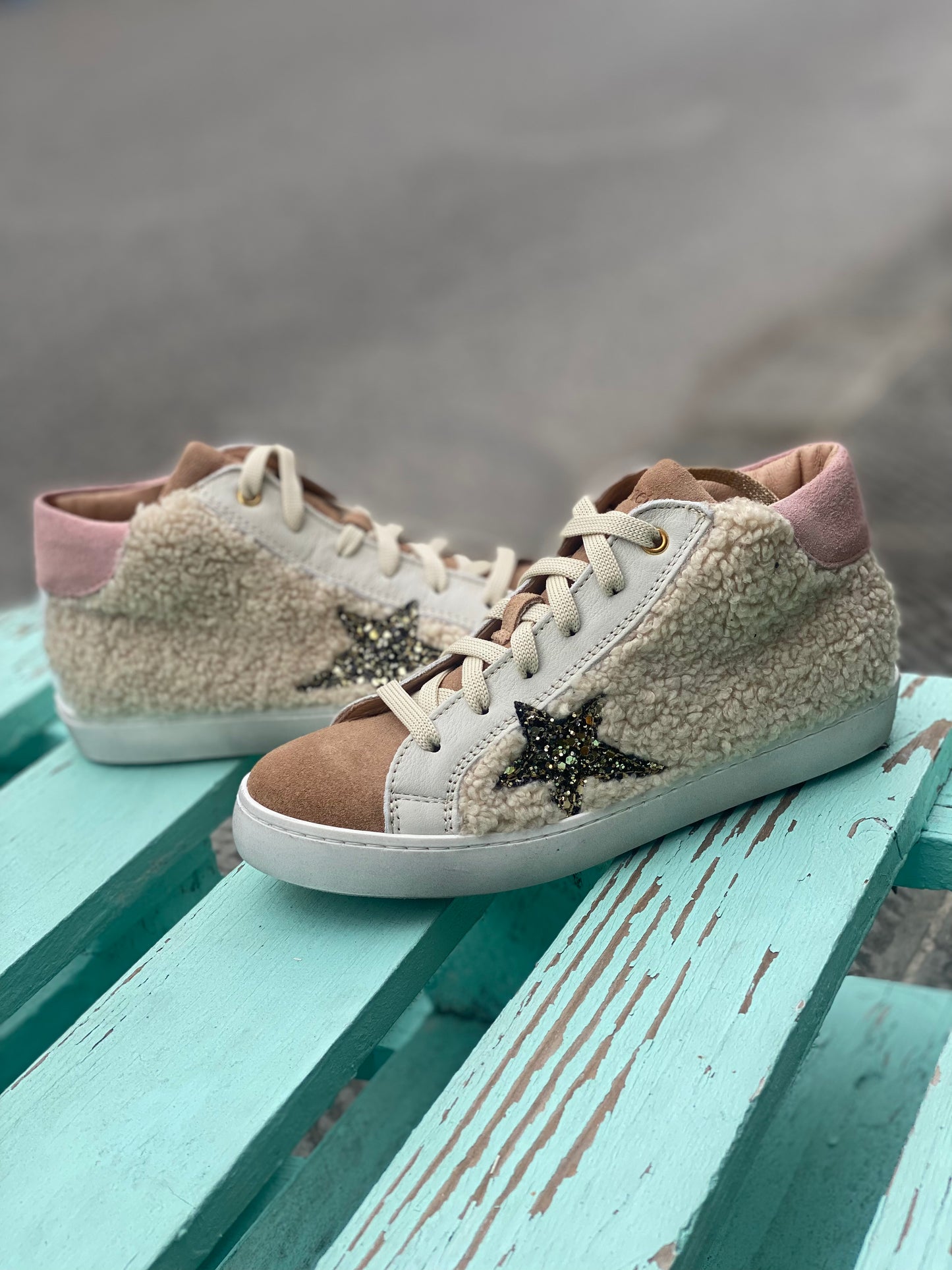 sneakers in pelle e pelliccetta ecologica