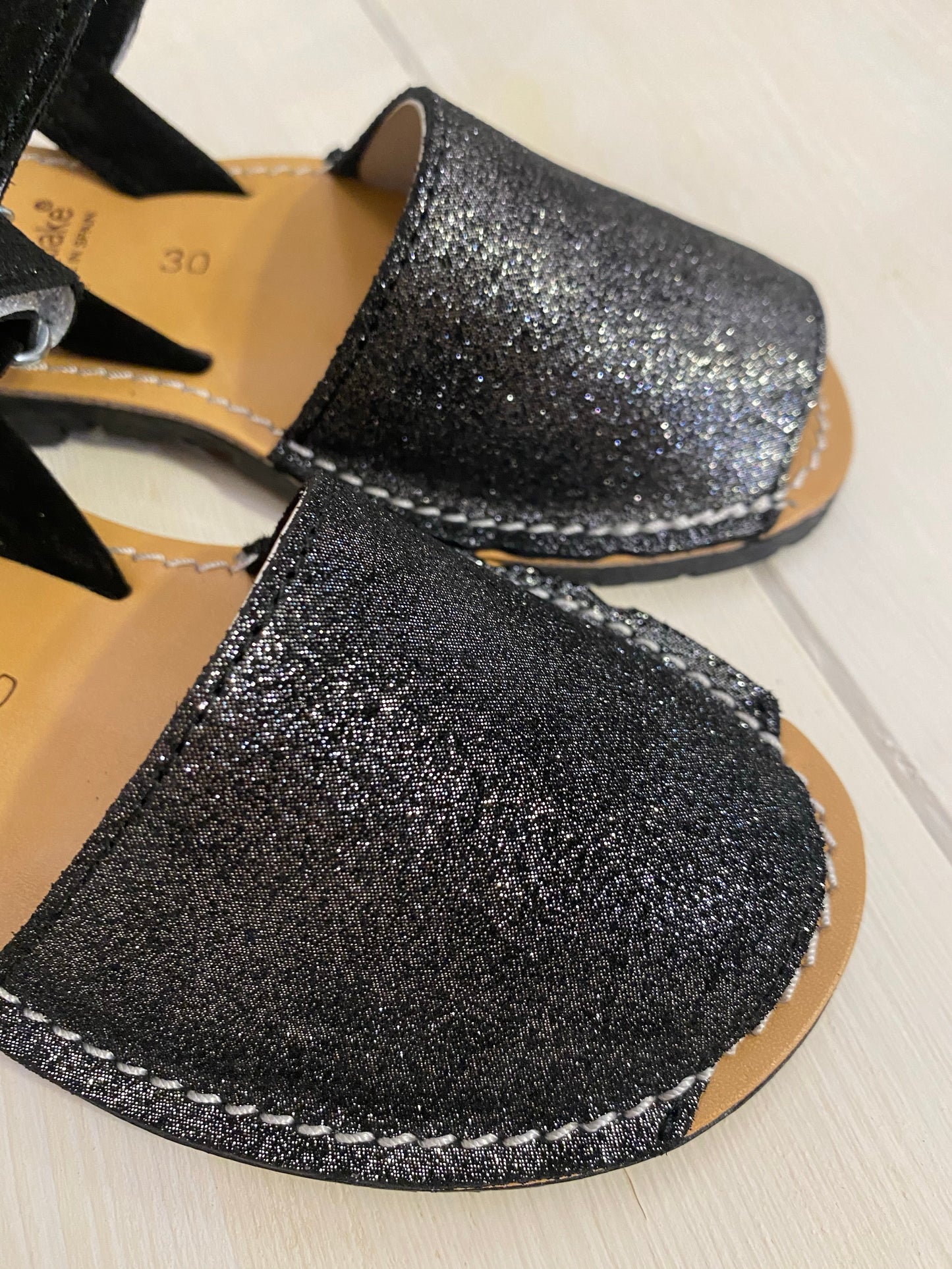 MINORCHINA sandalo bambina pelle glitter nero