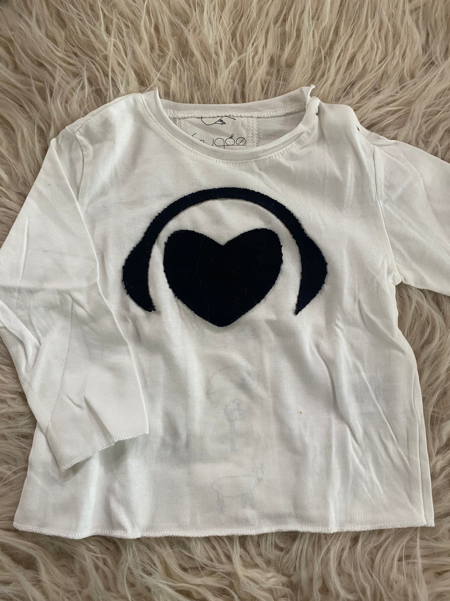 T-shirt jersey cotone bianco applicazione davanti cuore nero