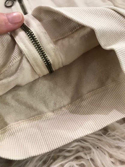 Felpa con zip color panna