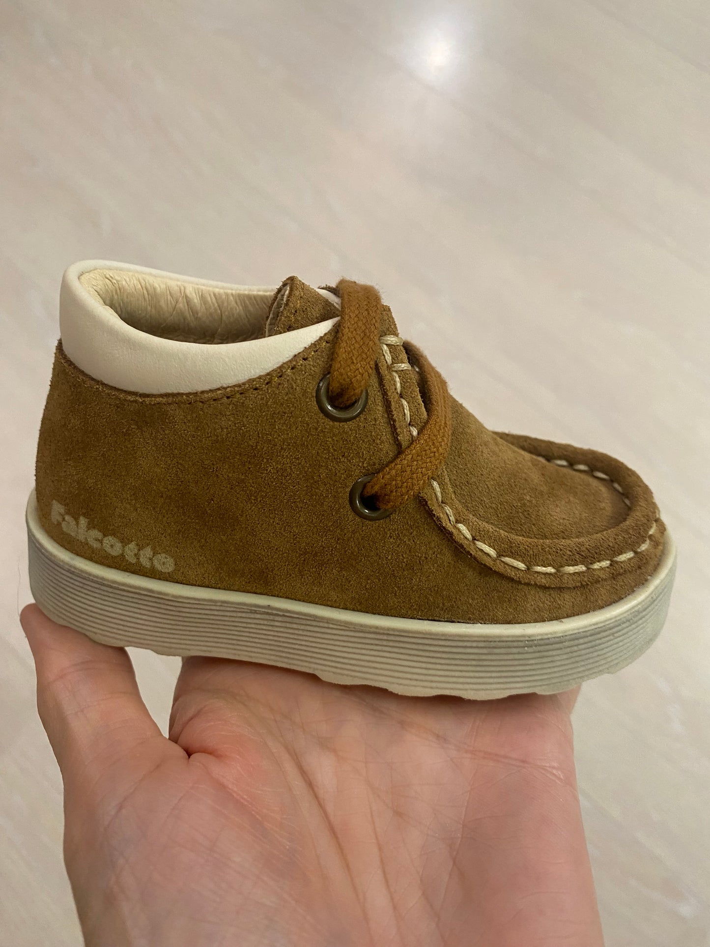 scarpine bambino in suede colore biscotto