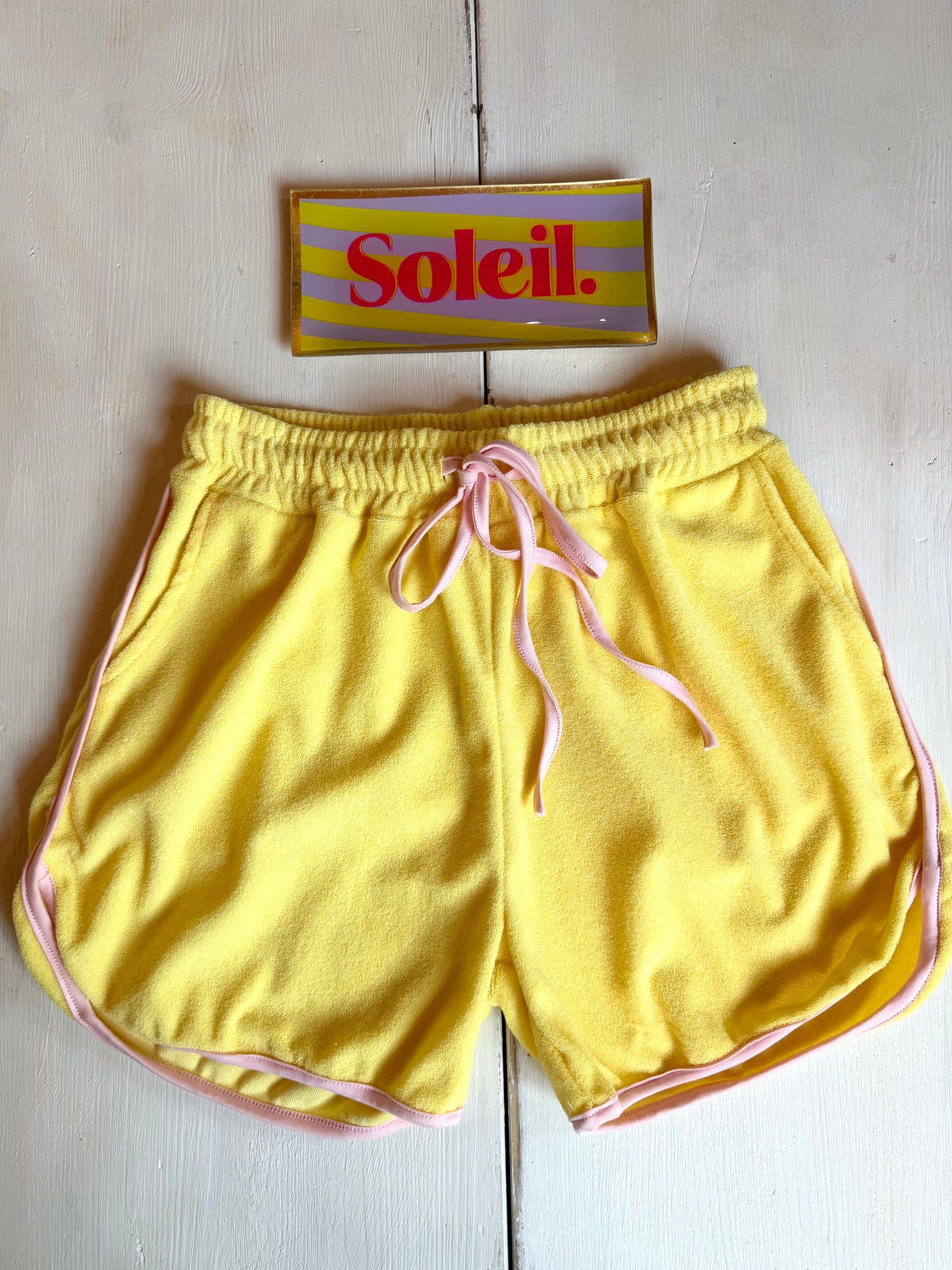 Completo Palm Springs yellow