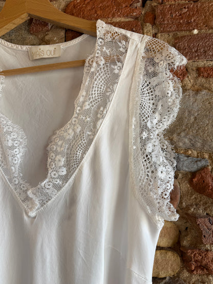 Top Goldie White