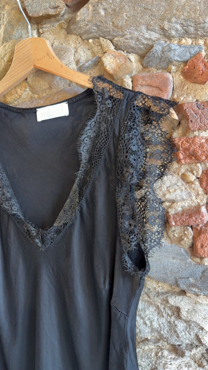 Top Goldie black