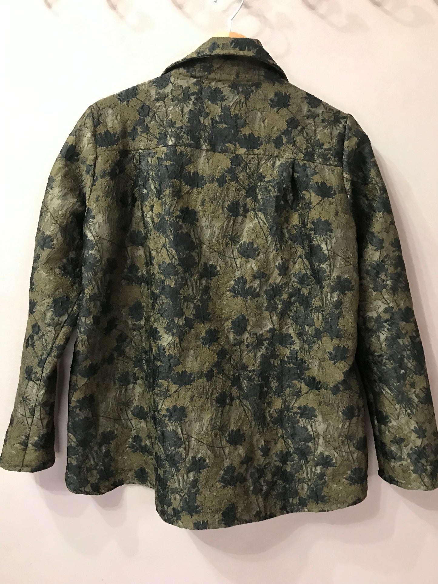 Giacca in tessuto broccato colore verde e nero