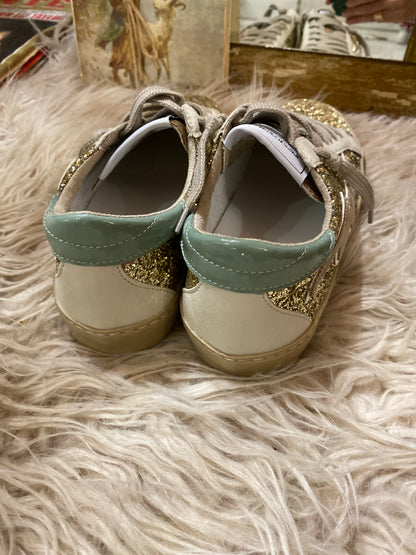Sneakers gold