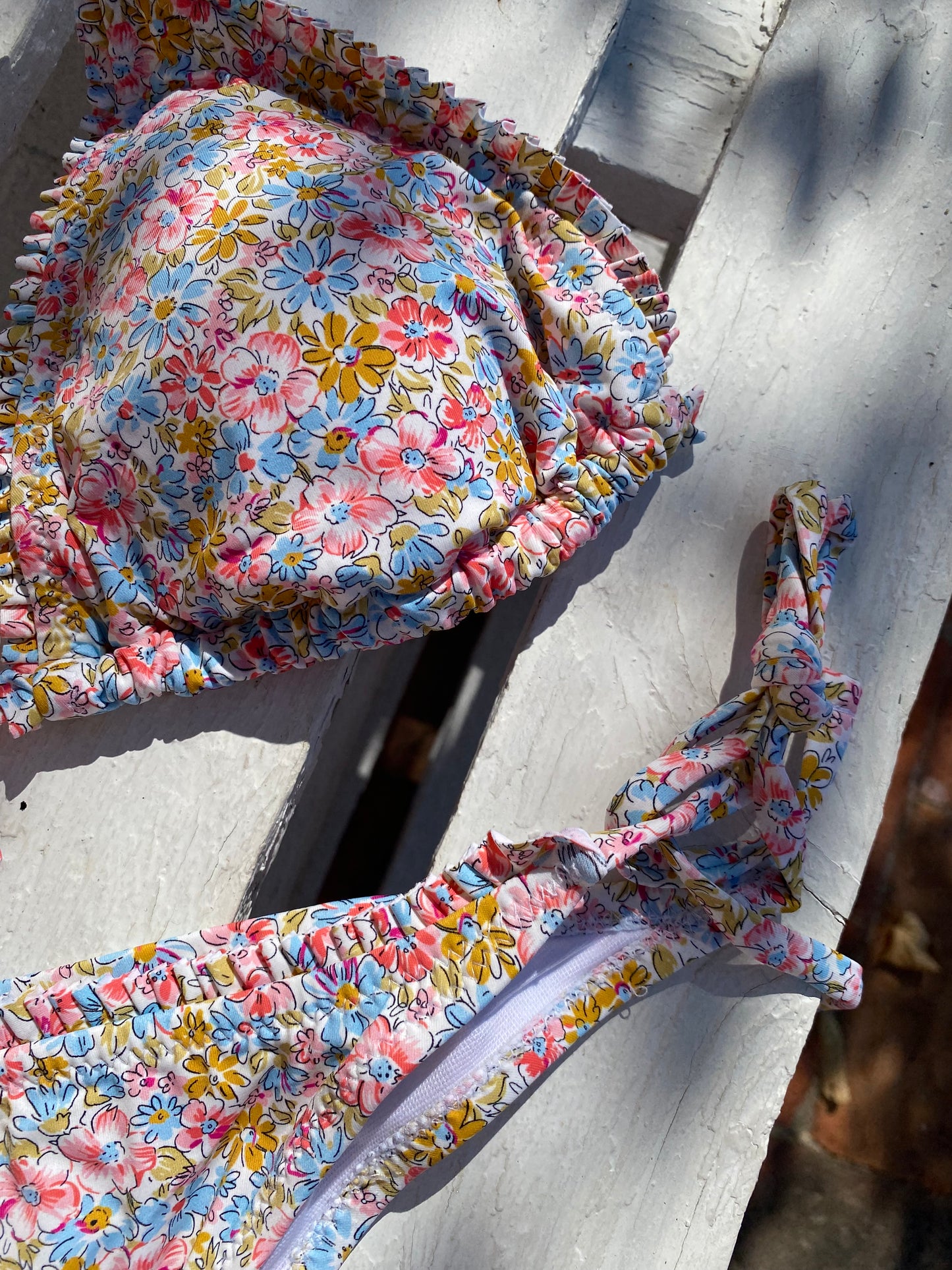 Bikini Saint-Tropez white flowers