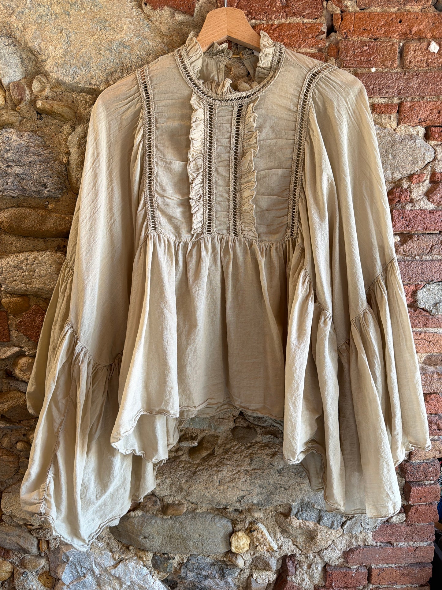 Blusa Laila Butterfly beige