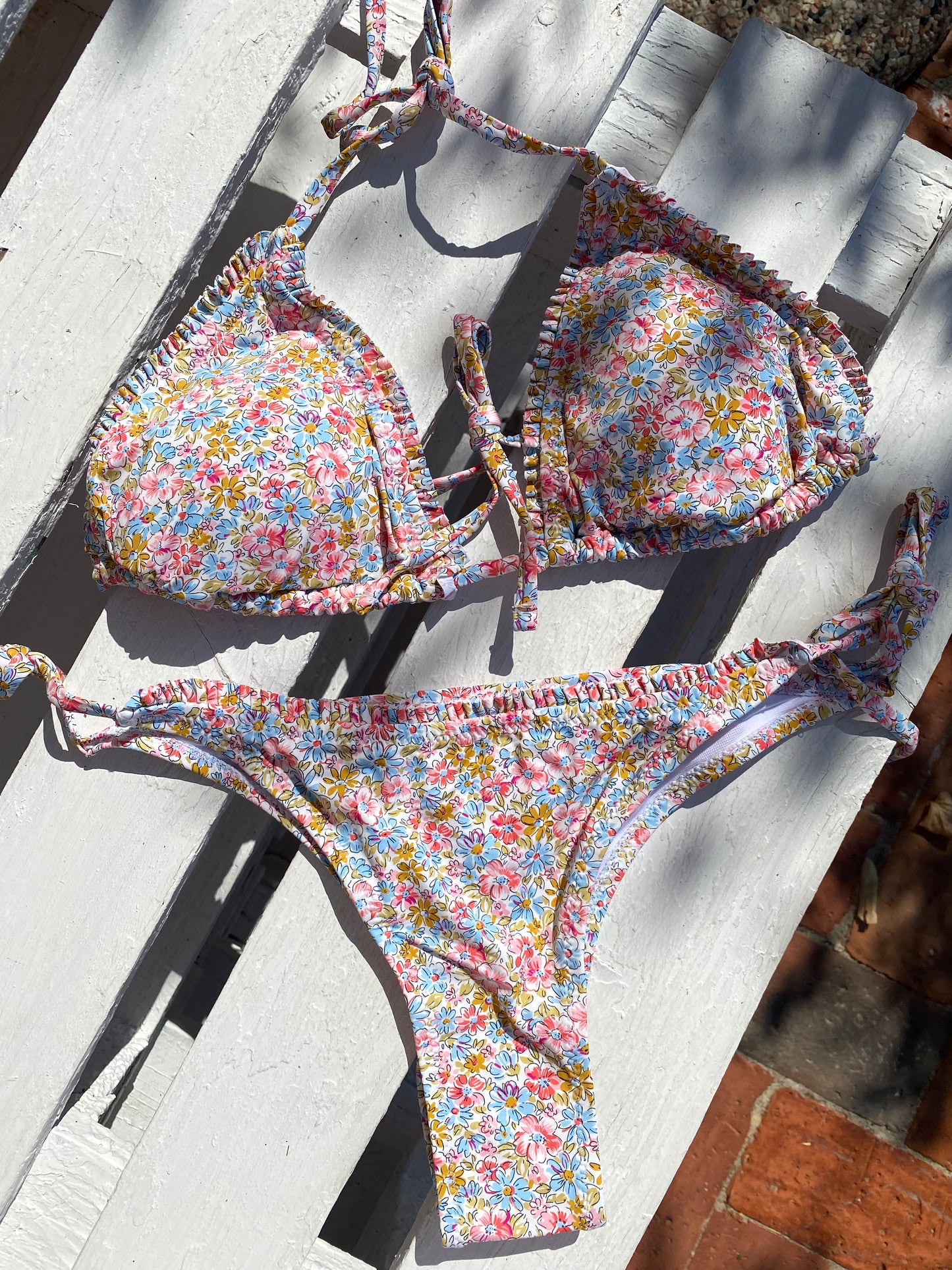 Bikini Saint-Tropez white flowers