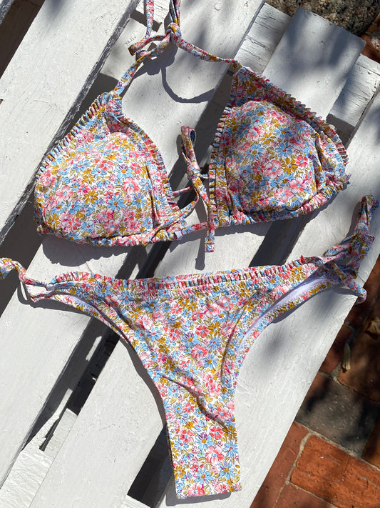 Bikini Saint-Tropez white flowers