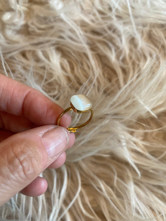Anello Nud pietra bianca