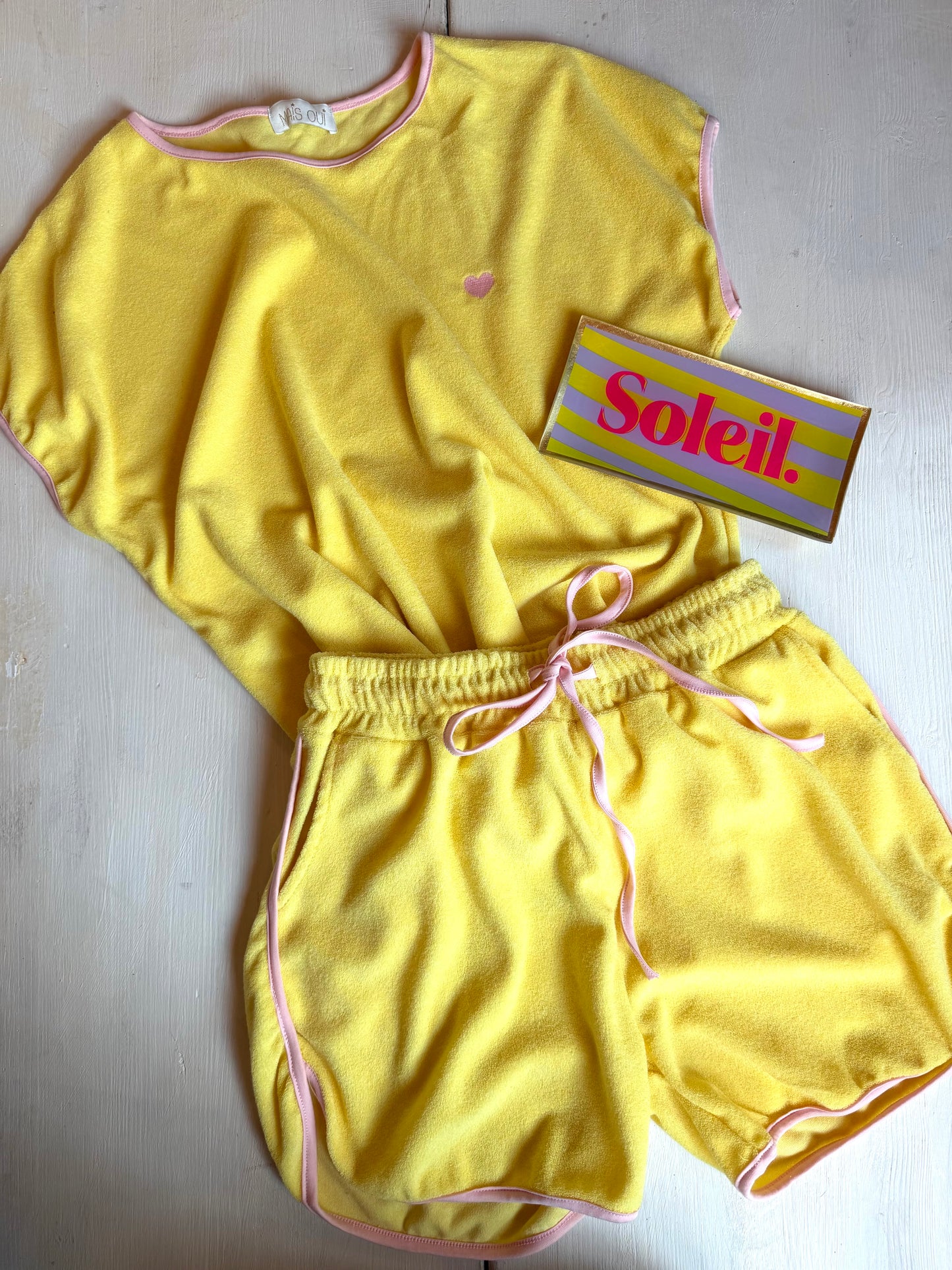 Completo Palm Springs yellow