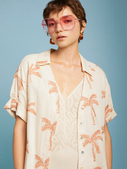 Camicia con ricamo palme