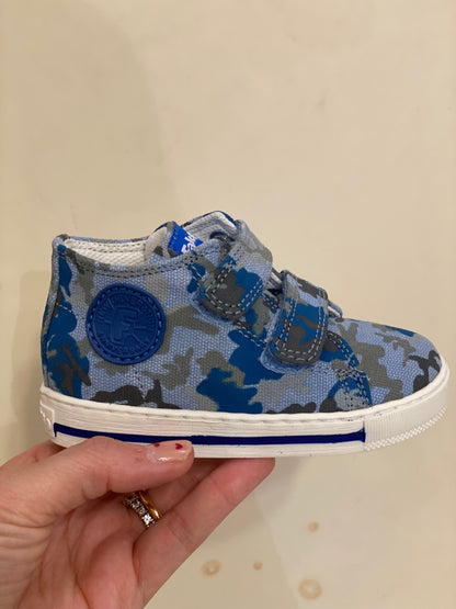 sneakers in tela fantasia camouflage azzurro