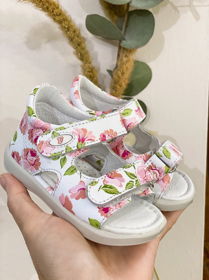 Sandalini in pelle bianca stampa fiori rosa